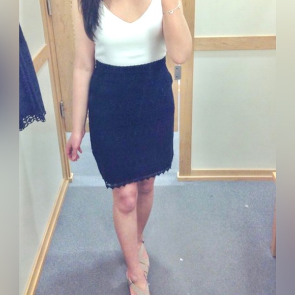 LOFT Dresses & Skirts - 🆕 The Loft Black & White Sleeveless Crochet Dress | 0